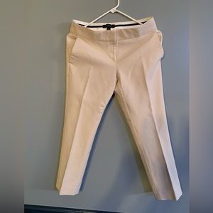 Ann Taylor women’s capri 2P cream-colored pants